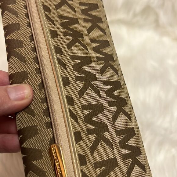 Michael Kors Wallet C9 - Picture 10 of 10
